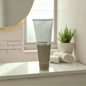 Bath & Body Works Gentle Exfoliating Face Wash